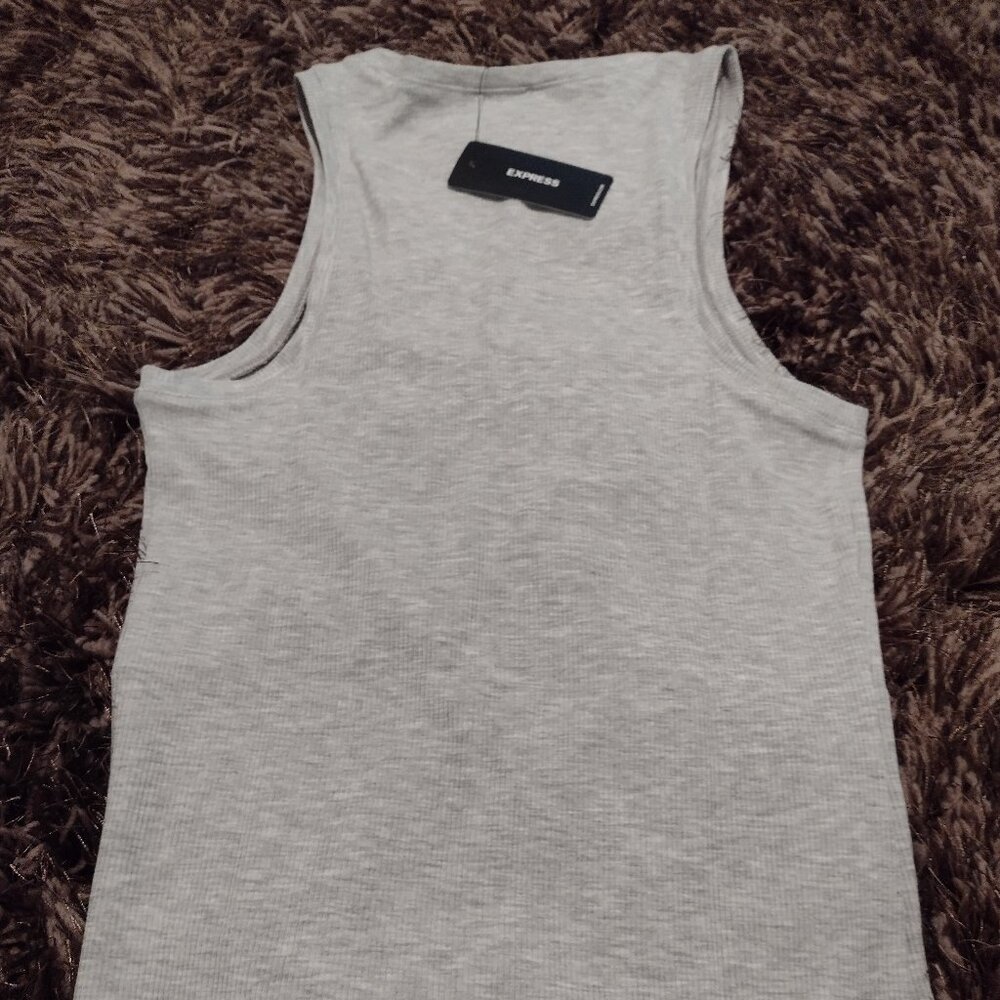 Express Fitted Ribbed High Neck Tank - Picture 4 of 9